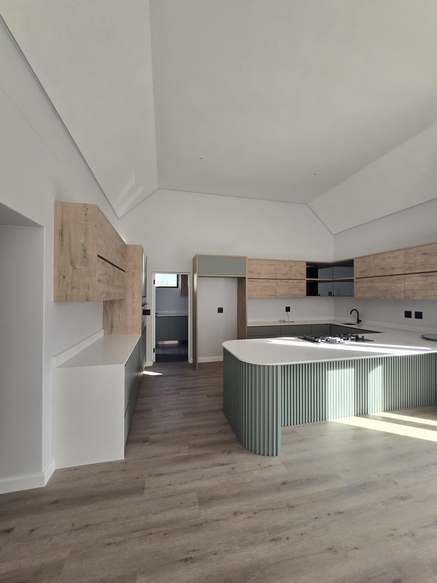 3 Bedroom Property for Sale in Kingswood Golf Estate Western Cape